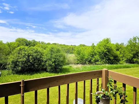 305 N Creekside Trl #C, Mchenry, IL 60050