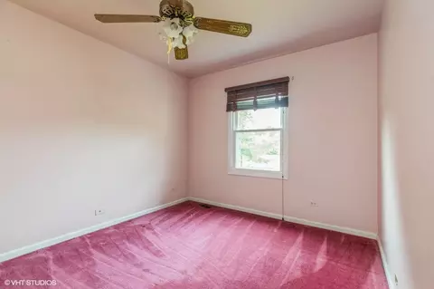Bedroom - 325 Olin Ct, Algonquin, IL 60102 photo 2 of 4