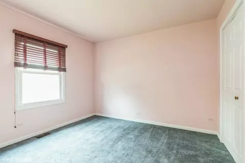 Bedroom - 325 Olin Ct, Algonquin, IL 60102 photo 1 of 4