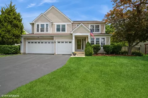 1757 Louisville Ln, Crystal Lake, IL 60014