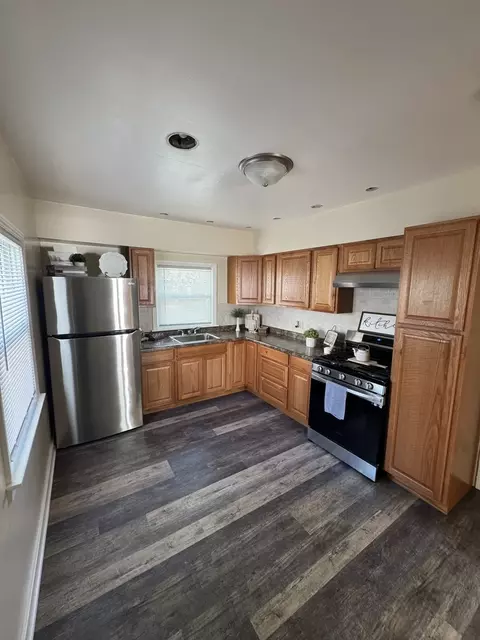 Kitchen - 434 Ingleside Ave, Aurora, IL 60506 photo 1 of 2