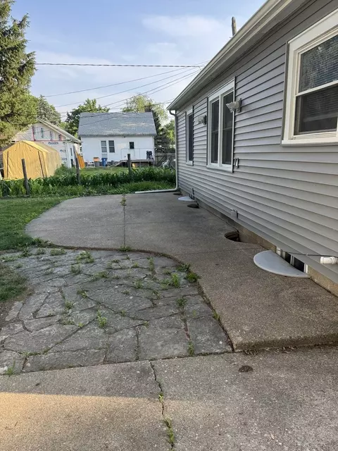 Exterior - 434 Ingleside Ave, Aurora, IL 60506 photo 5 of 6