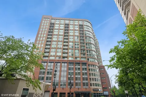 600 N Kingsbury St #1707, Chicago, IL 60654
