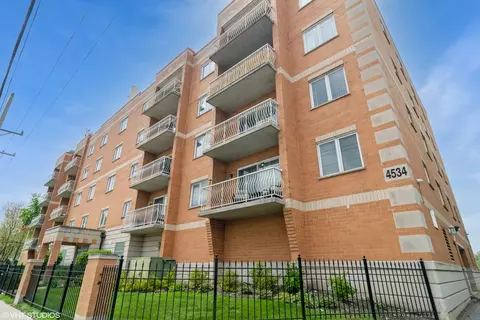 4534 N Cumberland Ave #207, Chicago, IL 60656