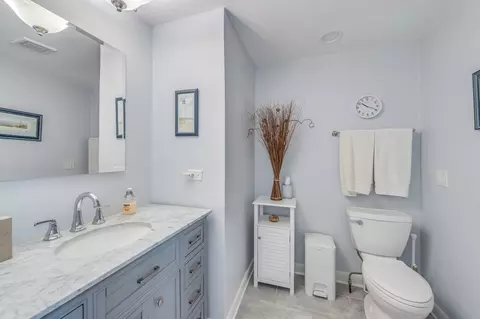 Bath - 1716 N Beech Rd, Mount Prospect, IL 60056 photo 1 of 3