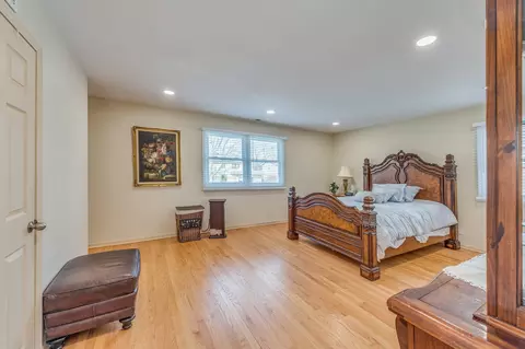 Bedroom - 1716 N Beech Rd, Mount Prospect, IL 60056 photo 1 of 5