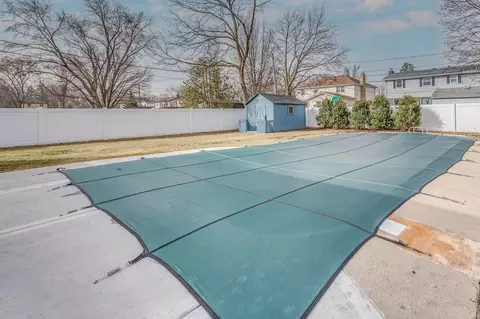 Exterior - 1716 N Beech Rd, Mount Prospect, IL 60056 photo 4 of 5