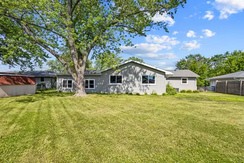 Exterior - 305 Illini Dr, Minooka, IL 60447 photo 3 of 5