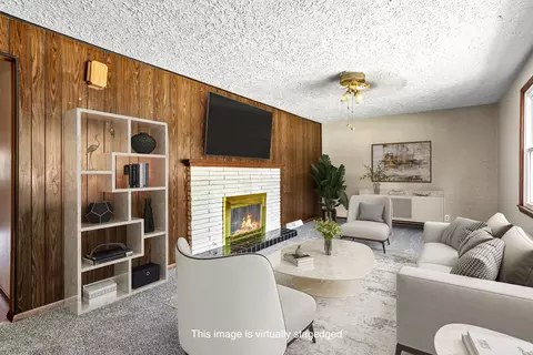 Living - 305 Illini Dr, Minooka, IL 60447 photo 4 of 6