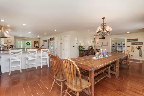 Dining - 589 E 1900 E County Rd, Secor, IL 61771 photo 1 of 2