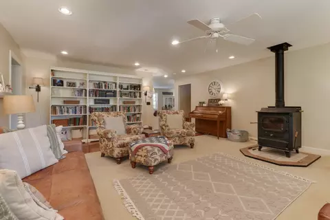 Living - 589 E 1900 E County Rd, Secor, IL 61771 photo 2 of 5
