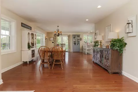 Dining - 589 E 1900 E County Rd, Secor, IL 61771 photo 2 of 2