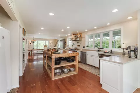 Kitchen - 589 E 1900 E County Rd, Secor, IL 61771 photo 1 of 3