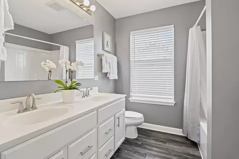 Bath - 27025 Ashgate Xing, Plainfield, IL 60585 photo 3 of 4