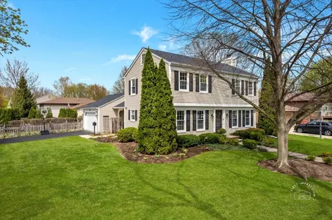 1238 S 10th St, Saint Charles, IL 60174