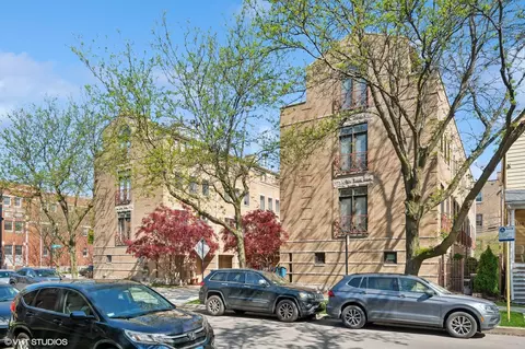 1350 W Byron St #9, Chicago, IL 60613