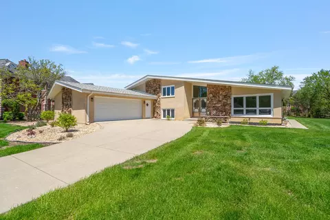 13001 S Westgate Dr, Palos Heights, IL 60463