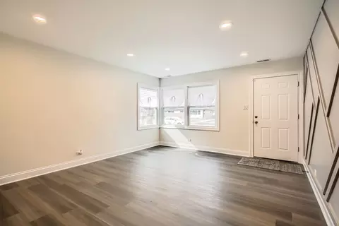 Living - 16247 Oxford Dr, Markham, IL 60428 photo 1 of 2