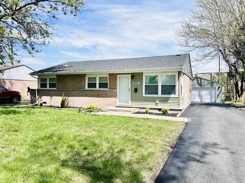 16247 Oxford Dr, Markham, IL 60428