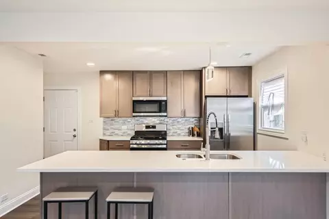 Kitchen - 16247 Oxford Dr, Markham, IL 60428 photo 2 of 4