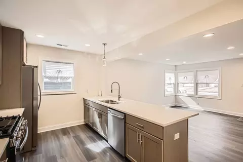 Kitchen - 16247 Oxford Dr, Markham, IL 60428 photo 1 of 4