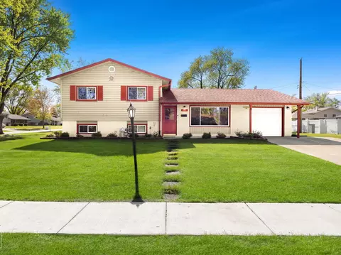 940 Washington Blvd, Hoffman Estates, IL 60169