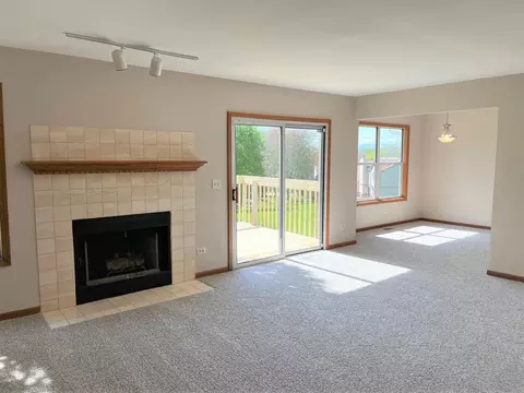 8 Oxford Ct, Algonquin, IL 60102 photo 3