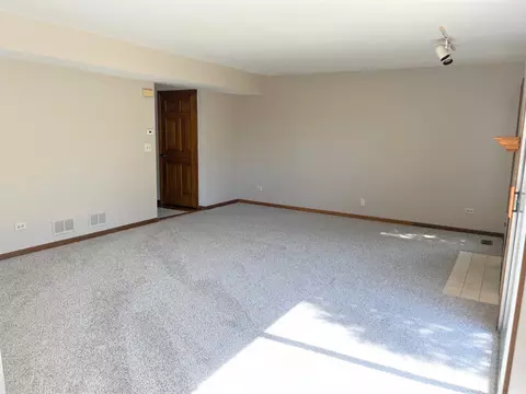 8 Oxford Ct, Algonquin, IL 60102 photo 5