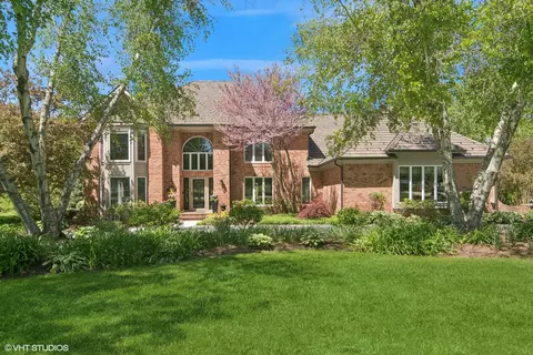 5632 Oakwood Cir, Long Grove, IL 60047
