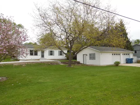 604 E Graham St, Dixon, IL 61021