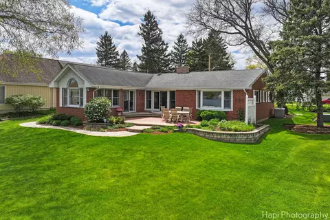 Exterior - 714 S Riverside Dr, Mchenry, IL 60050 photo 8 of 12