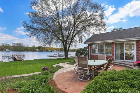 Exterior - 714 S Riverside Dr, Mchenry, IL 60050 photo 5 of 12
