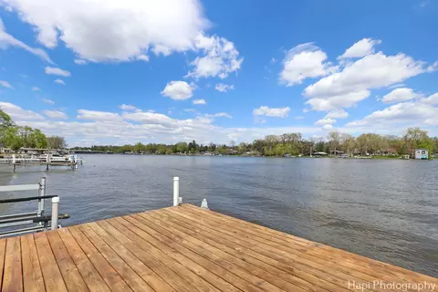 View/Area - 714 S Riverside Dr, Mchenry, IL 60050 photo 2 of 6