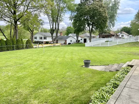 Exterior - 1603 11th St, Peru, IL 61354 photo 6 of 8