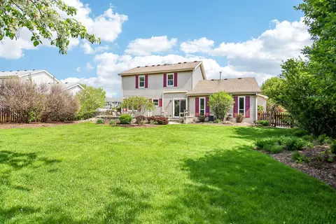 2825 Colonial Dr, Elgin, IL 60124 photo 30