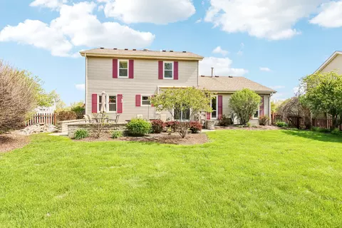 2825 Colonial Dr, Elgin, IL 60124 photo 31