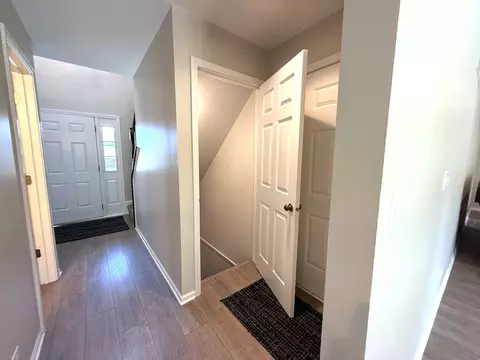 2825 Colonial Dr, Elgin, IL 60124 photo 24