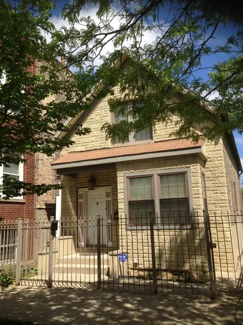 2942 W Jackson Blvd, Chicago, IL 60612