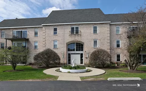 5201 Carriageway Dr #311, Rolling Meadows, IL 60008