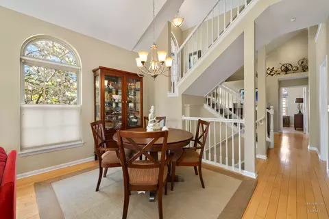 Dining - 589 Prestwick Ln, Wheeling, IL 60090 photo 2 of 2