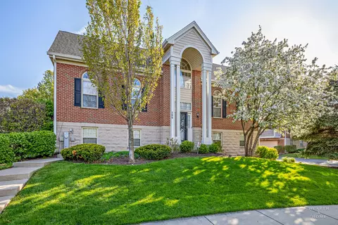 589 Prestwick Ln, Wheeling, IL 60090