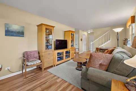 Living - 589 Prestwick Ln, Wheeling, IL 60090 photo 3 of 3