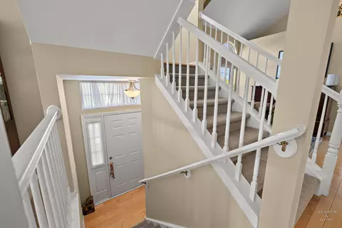 Entry Way - 589 Prestwick Ln, Wheeling, IL 60090 photo 1 of 5