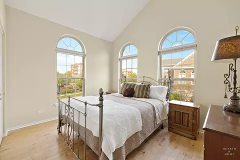 Bedroom - 589 Prestwick Ln, Wheeling, IL 60090 photo 1 of 3