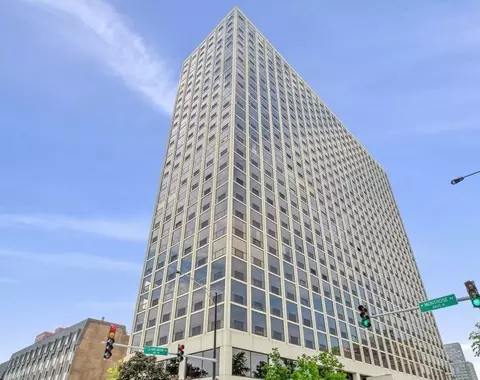 4343 N Clarendon Ave #2201, Chicago, IL 60613