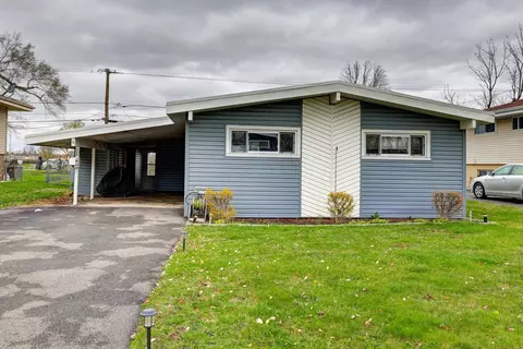66 W Jeffery Ave, Wheeling, IL 60090 photo 3