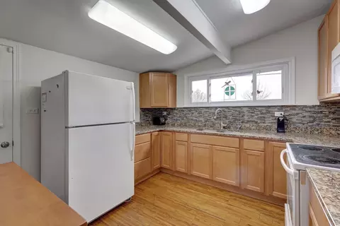 66 W Jeffery Ave, Wheeling, IL 60090 photo 12