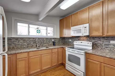66 W Jeffery Ave, Wheeling, IL 60090 photo 11