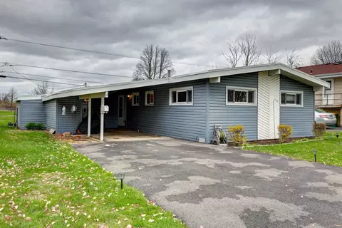 66 W Jeffery Ave, Wheeling, IL 60090