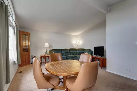 66 W Jeffery Ave, Wheeling, IL 60090 photo 14